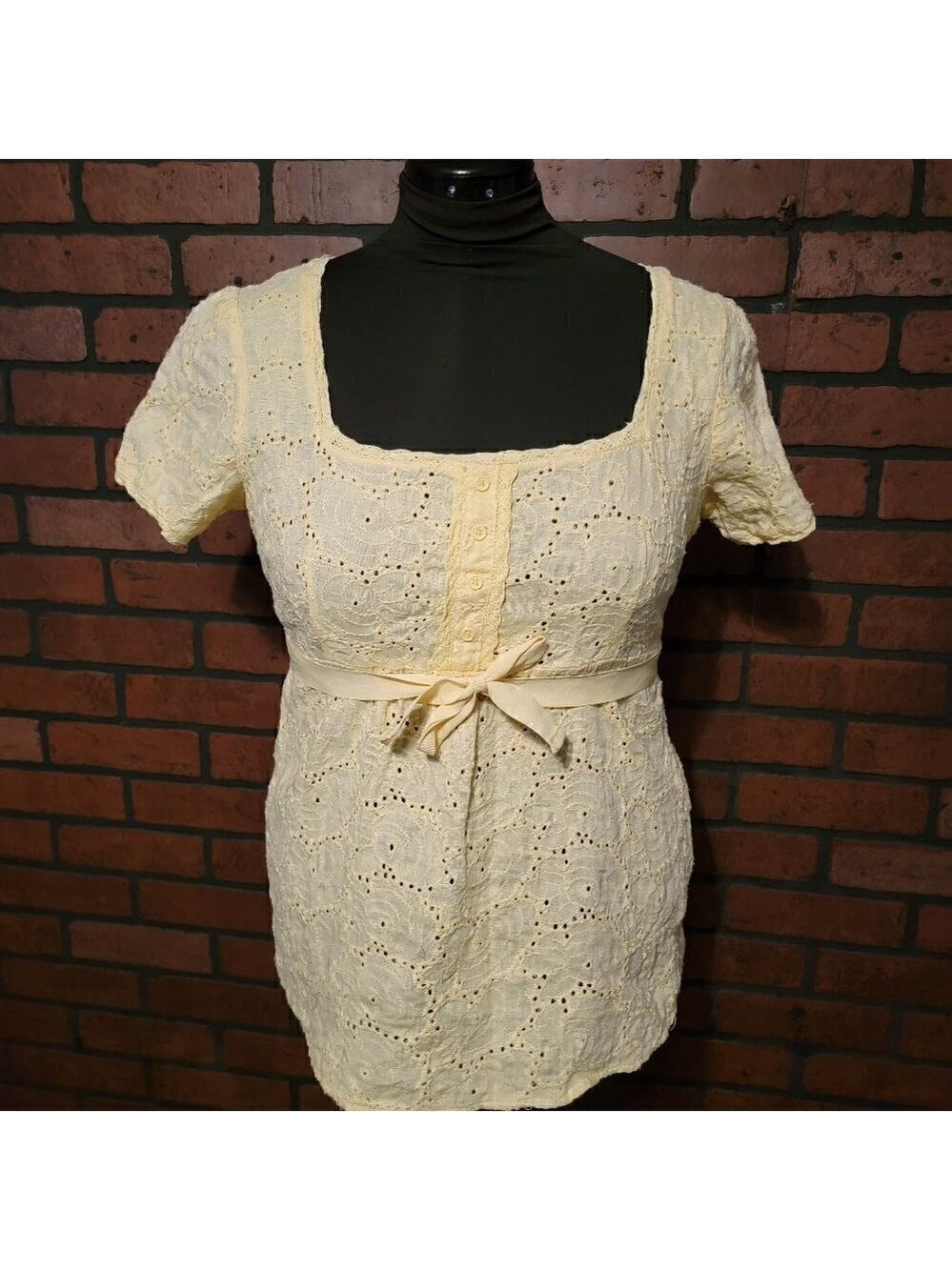 Carol Little Yellow Eyelet blouse - Size large. Pastel Yellow with Ribbon